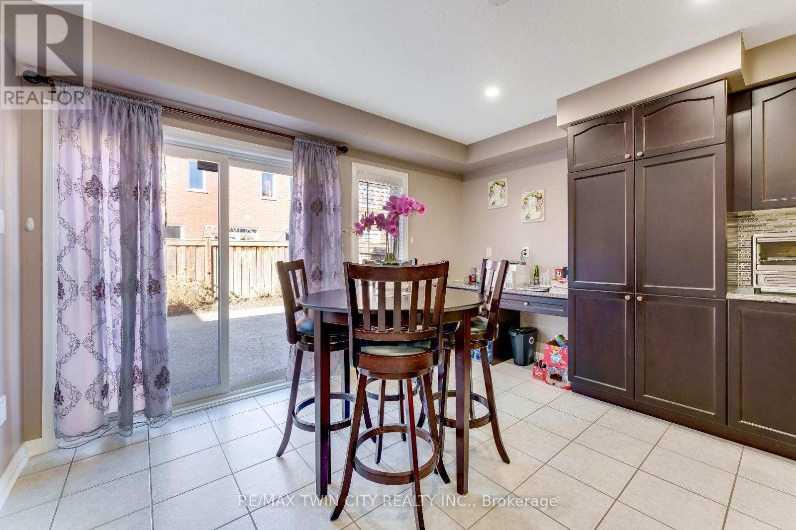 334 Apple Hill Crescent, Kitchener, Ontario  N2R 0E5 - Photo 11 - X12943802