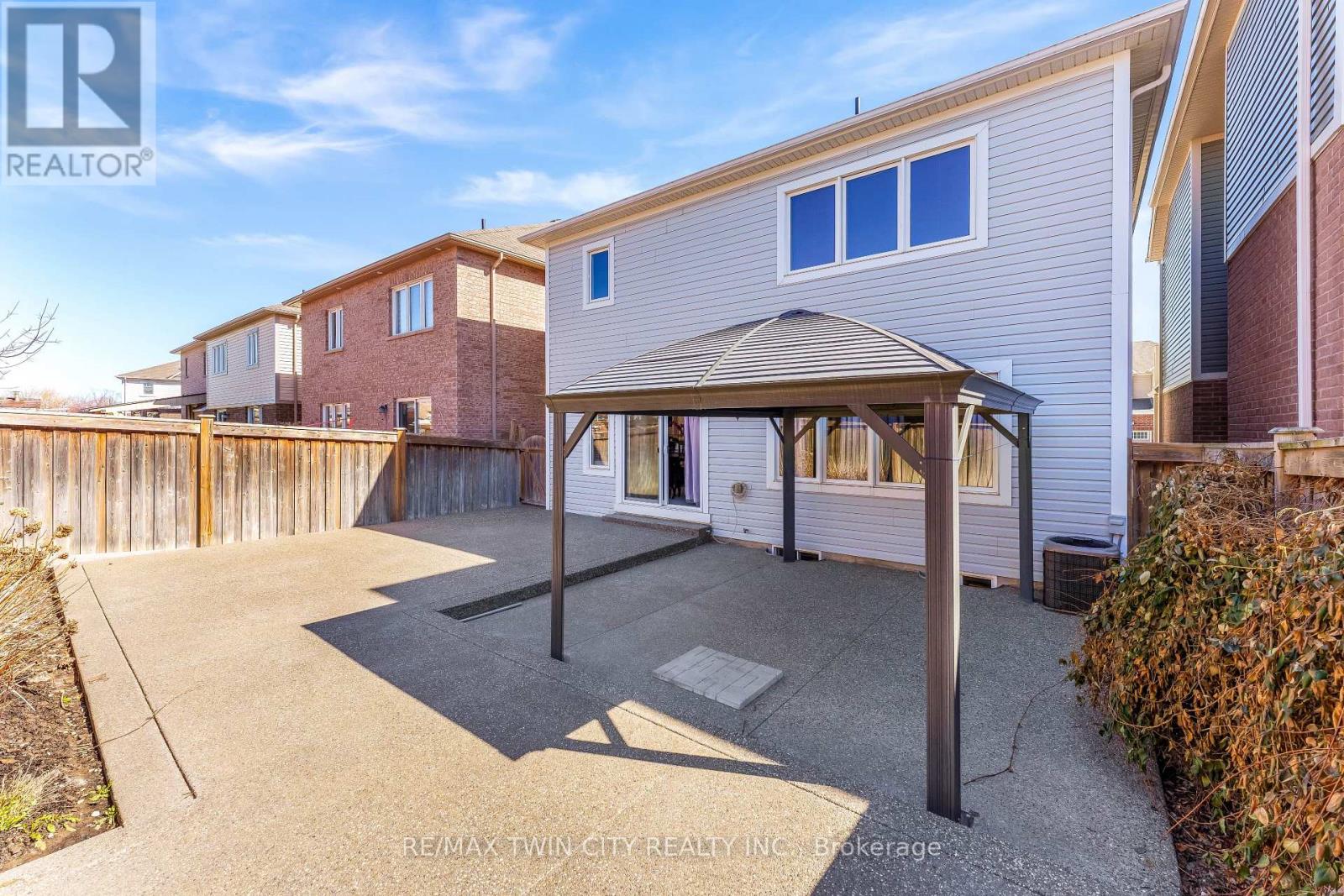 334 Apple Hill Crescent, Kitchener, Ontario  N2R 0E5 - Photo 35 - X12943802