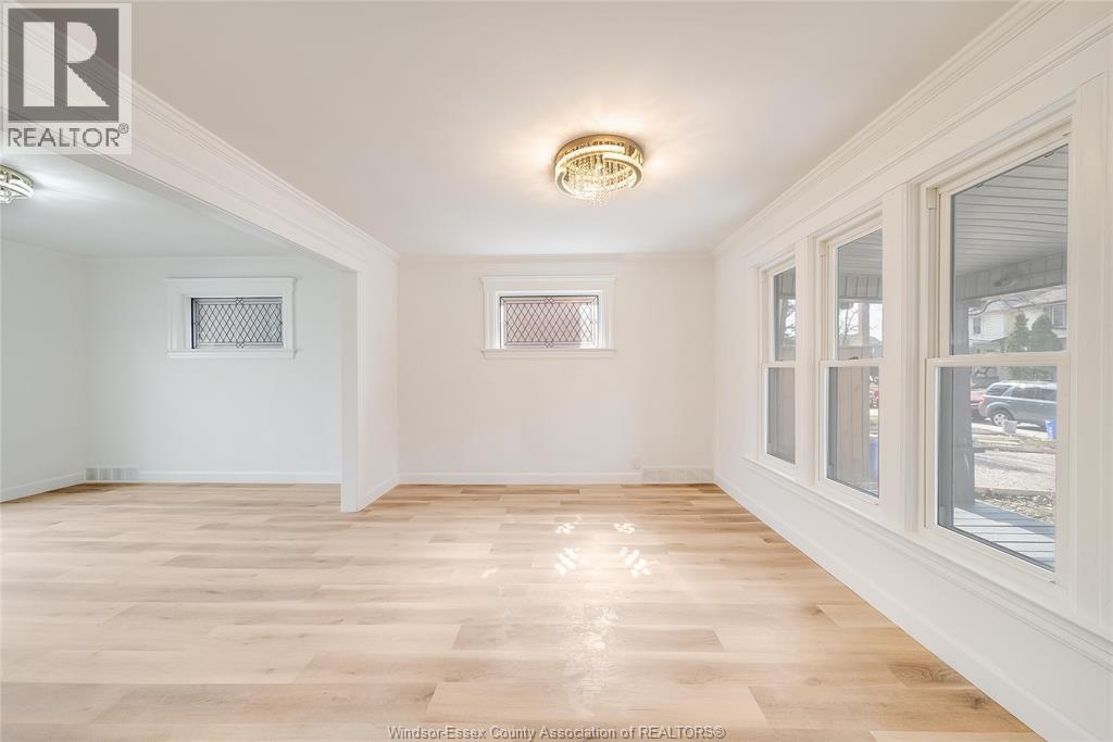 876 Hall Avenue, Windsor, Ontario  N9A 2M3 - Photo 6 - 26006412