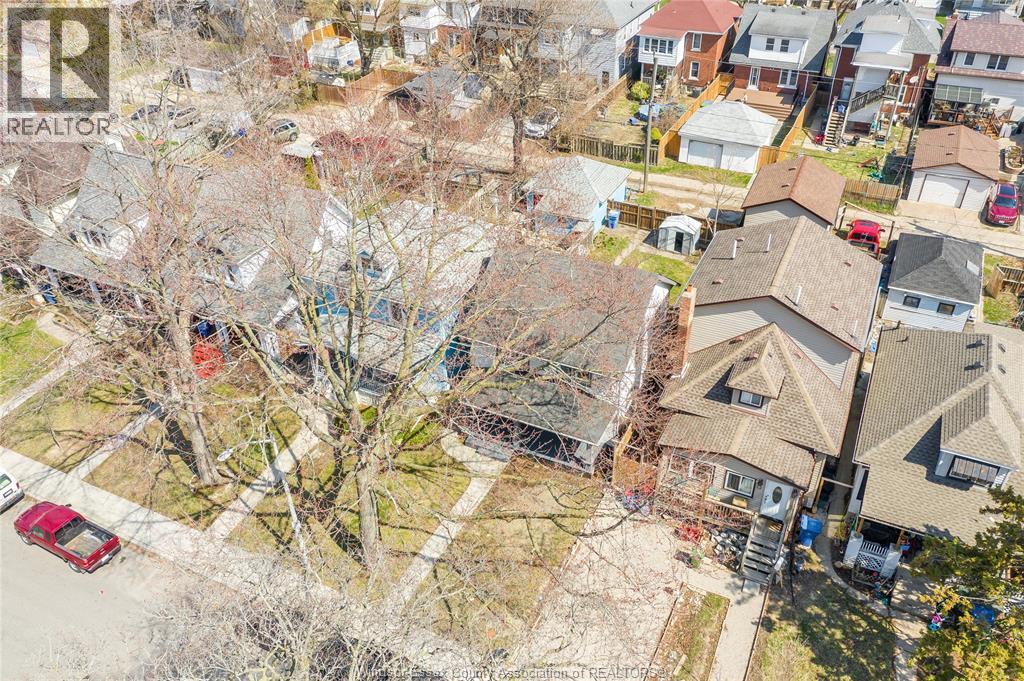 876 Hall Avenue, Windsor, Ontario  N9A 2M3 - Photo 2 - 26006412