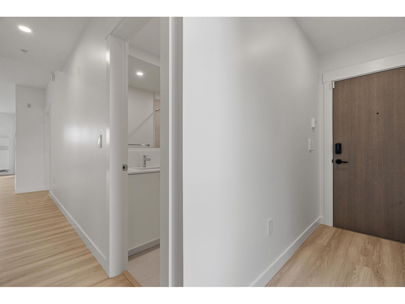 103 2771 Montrose Avenue, Abbotsford, British Columbia  V2S 0R2 - Photo 5 - R3105160