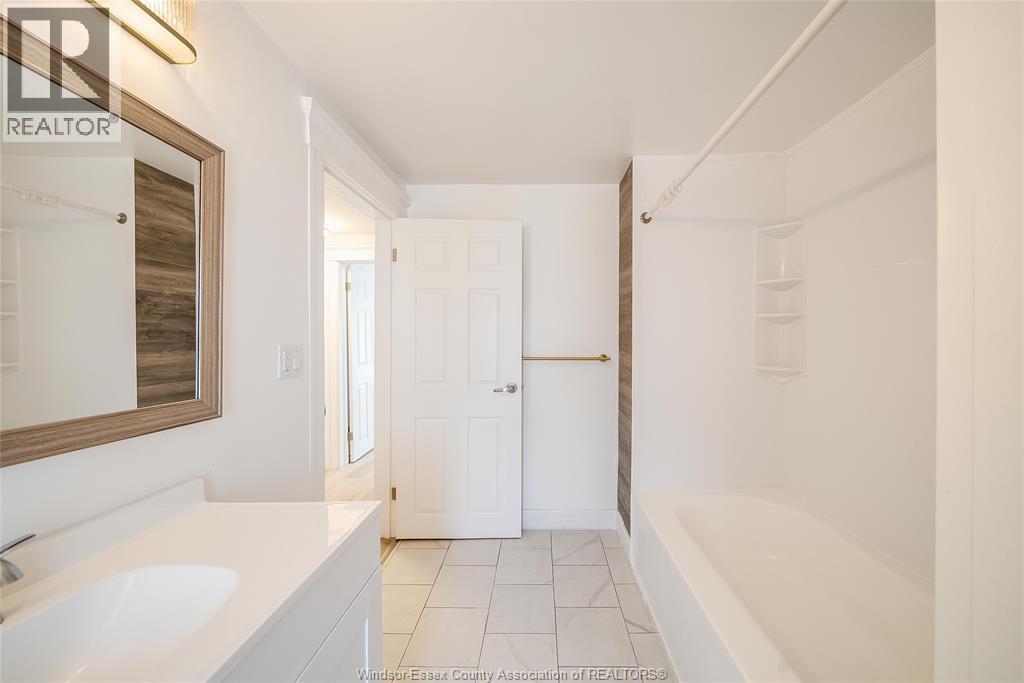 876 Hall Avenue, Windsor, Ontario  N9A 2M3 - Photo 32 - 26006412
