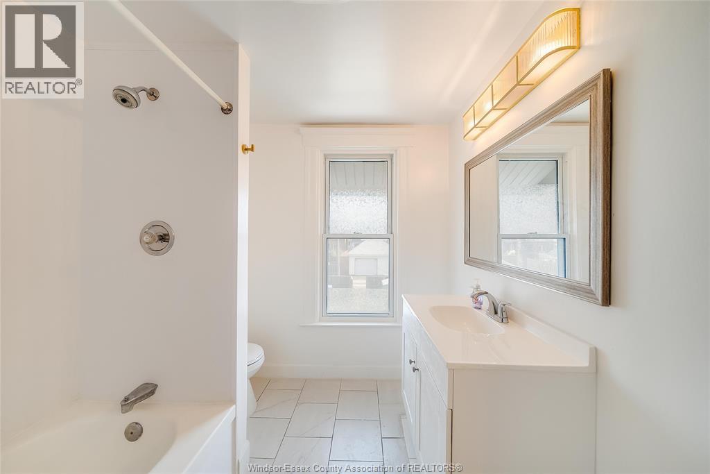 876 Hall Avenue, Windsor, Ontario  N9A 2M3 - Photo 31 - 26006412