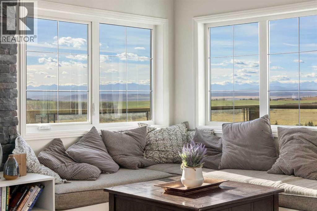 41031 Camden Lane, Rural Rocky View County, Alberta  T4C 1A1 - Photo 6 - A2265604