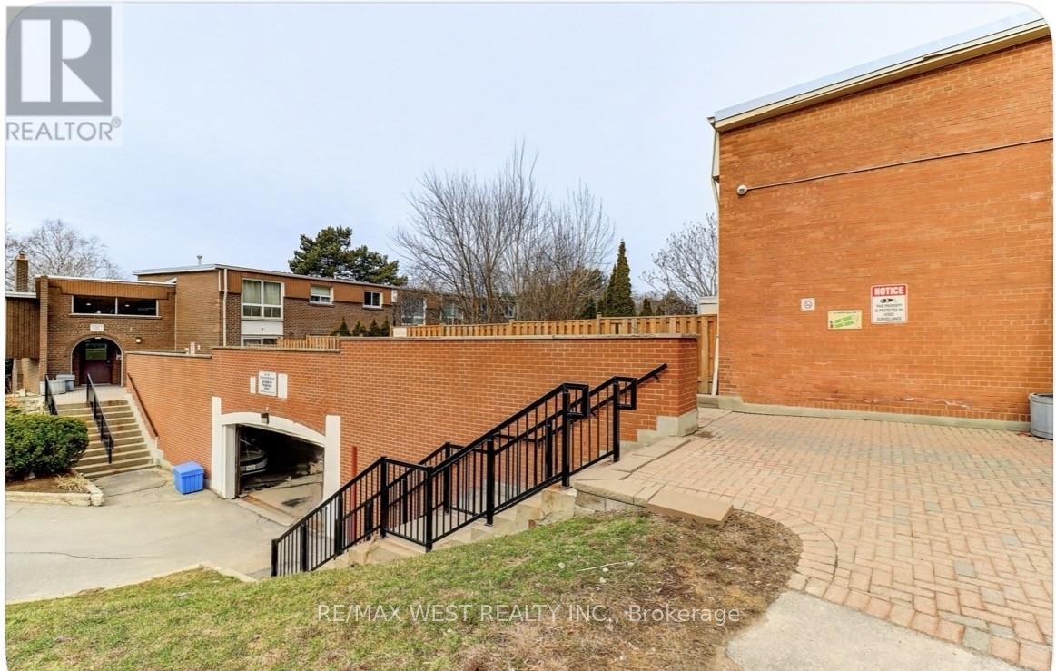 27 - 10 Leith Hill Road, Toronto, Ontario  M2J 1Z2 - Photo 25 - C12943548