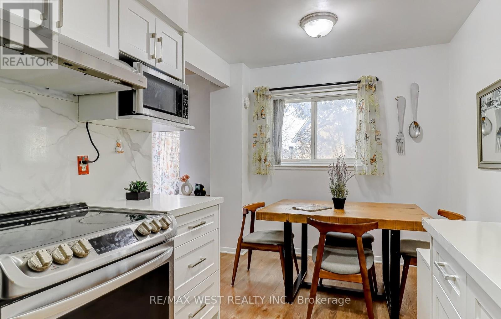 27 - 10 Leith Hill Road, Toronto, Ontario  M2J 1Z2 - Photo 4 - C12943548