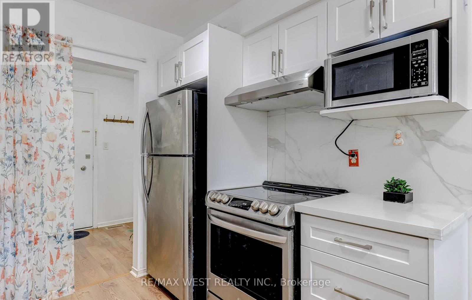 27 - 10 Leith Hill Road, Toronto, Ontario  M2J 1Z2 - Photo 6 - C12943548