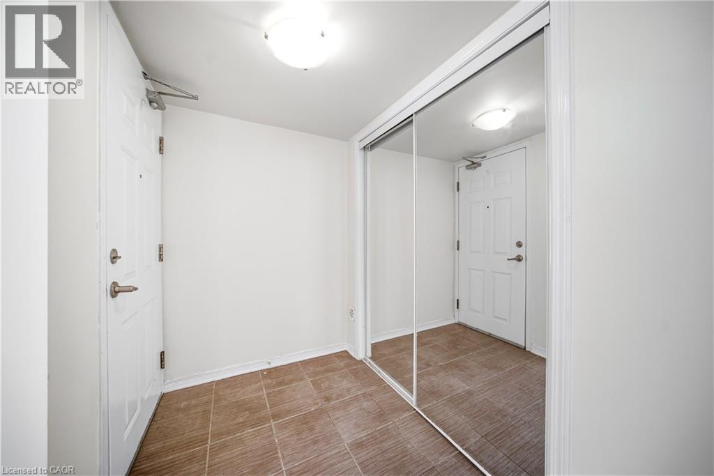 2441 Greenwich Drive Unit# 106, Oakville, Ontario  L6M 0S4 - Photo 4 - 40816787