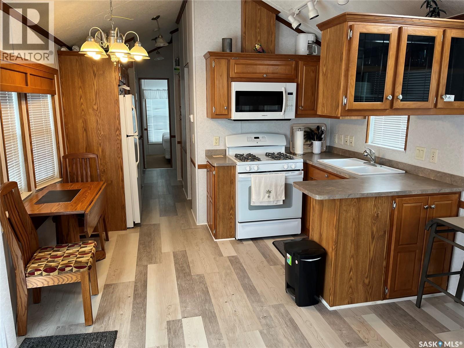 2 Bonneau Avenue, Gravelbourg Rm No. 104, Saskatchewan  S0H 1X0 - Photo 10 - SK031621