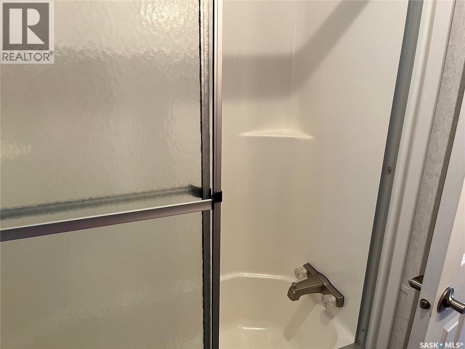 2 Bonneau Avenue, Gravelbourg Rm No. 104, Saskatchewan  S0H 1X0 - Photo 17 - SK031621