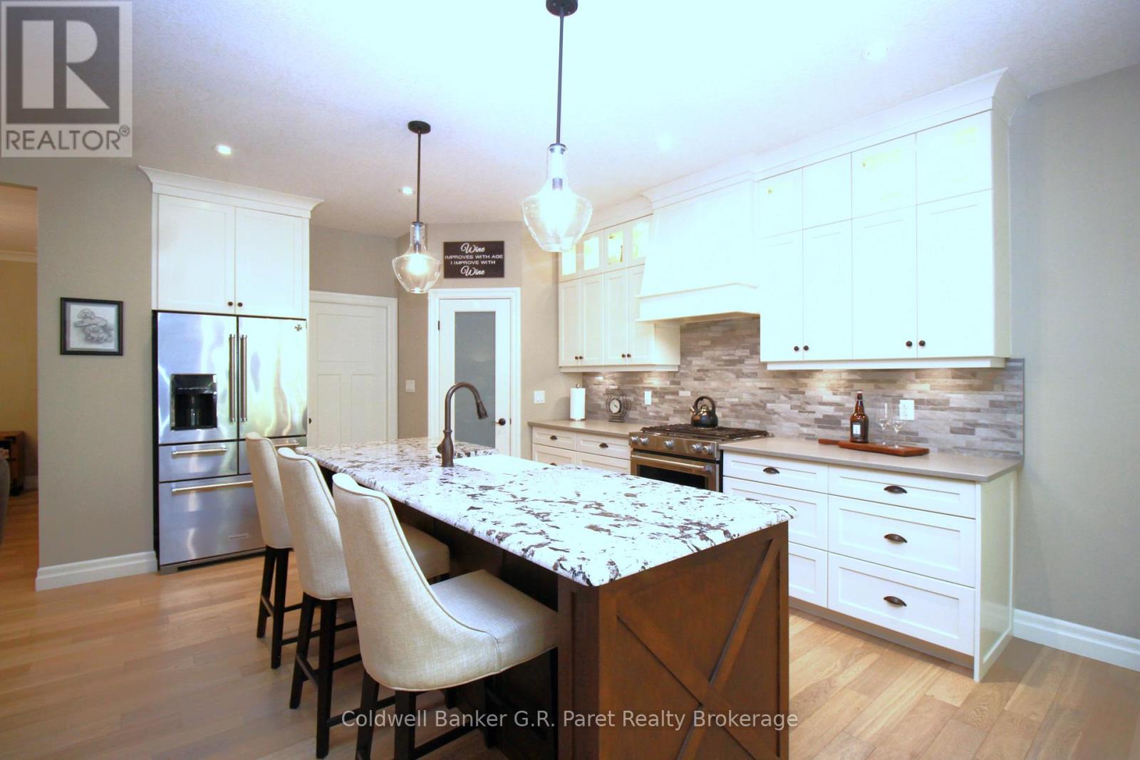 10151 Pinery Bluffs Road, Lambton Shores, Ontario  N0M 1T0 - Photo 13 - X12826354