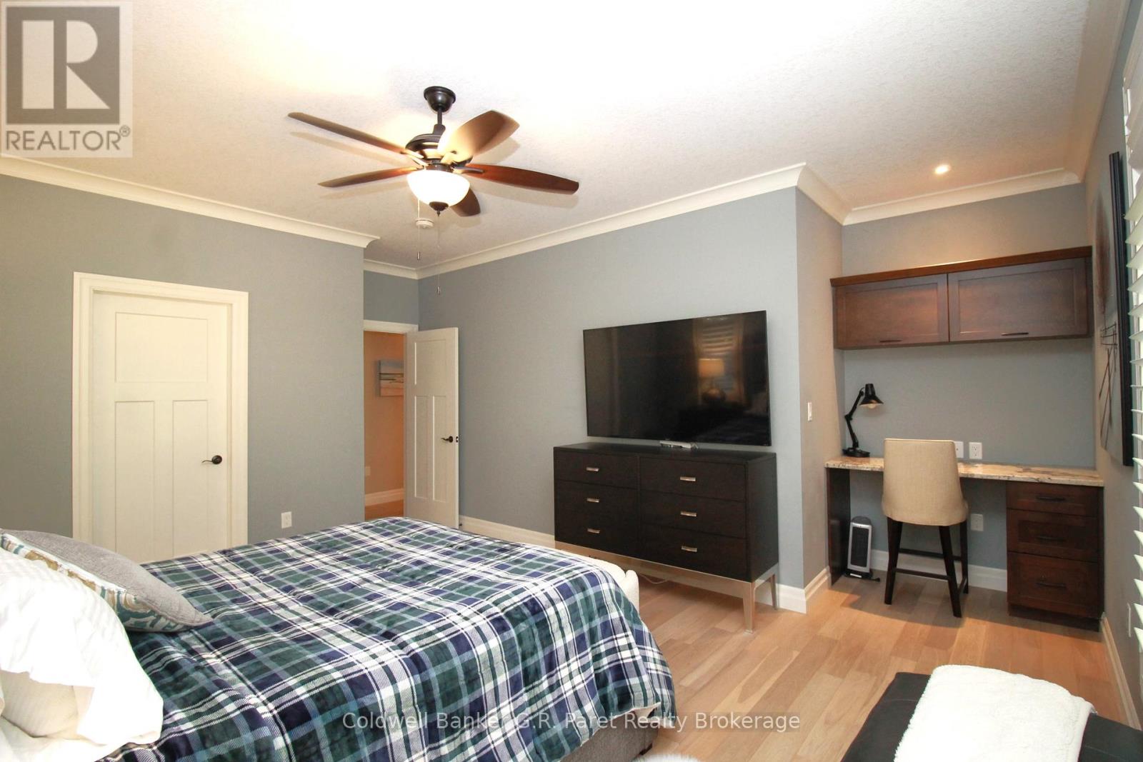 10151 Pinery Bluffs Road, Lambton Shores, Ontario  N0M 1T0 - Photo 19 - X12826354