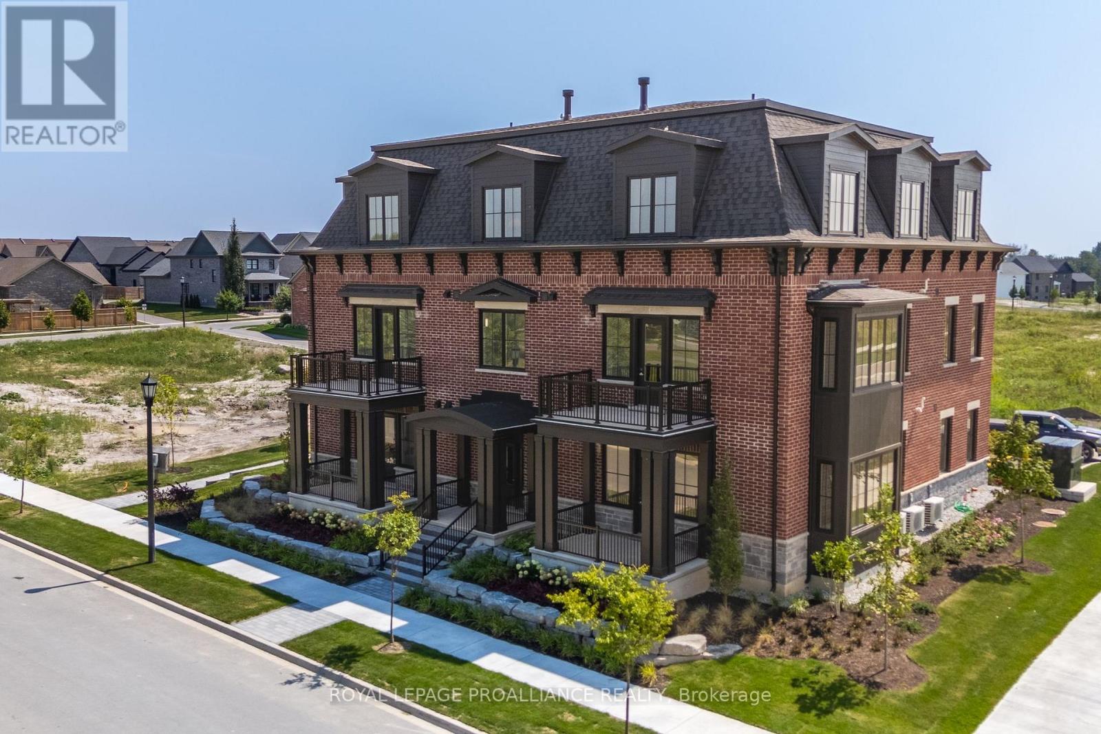 302 - 941 Charles Wilson Parkway, Cobourg, Ontario  K9A 0L2 - Photo 2 - X12517932