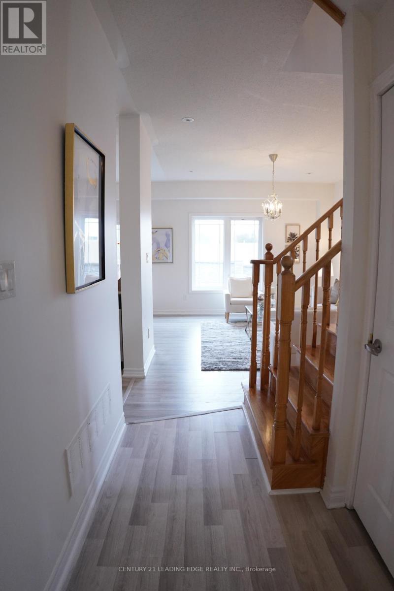 27 Mantz Crescent, Whitby, Ontario  L1R 0L3 - Photo 12 - E12936226