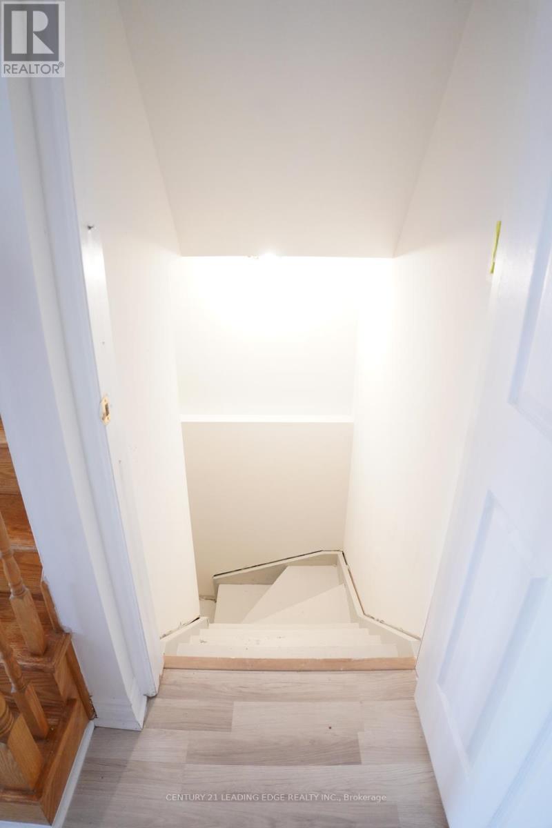 27 Mantz Crescent, Whitby, Ontario  L1R 0L3 - Photo 34 - E12936226