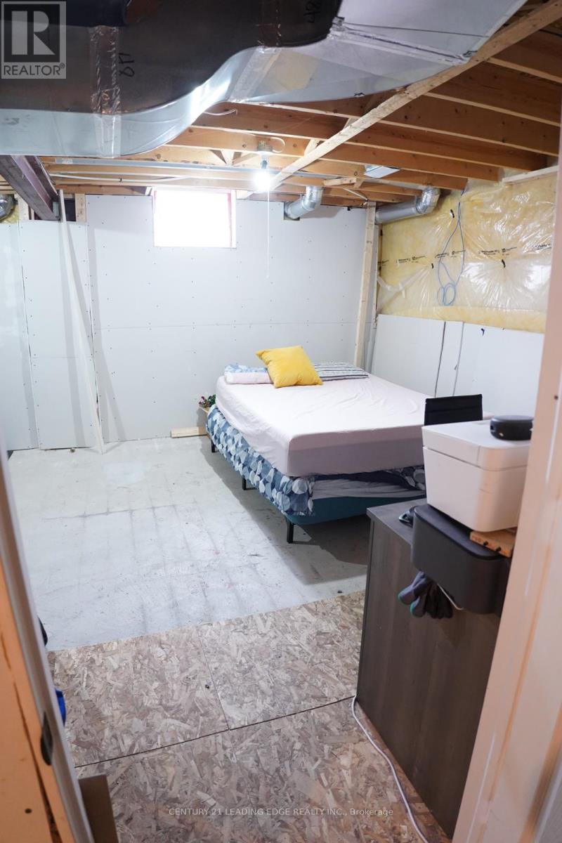 27 Mantz Crescent, Whitby, Ontario  L1R 0L3 - Photo 35 - E12936226