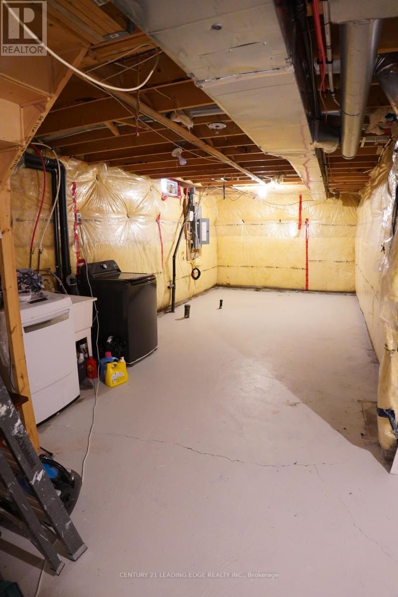 27 Mantz Crescent, Whitby, Ontario  L1R 0L3 - Photo 39 - E12936226