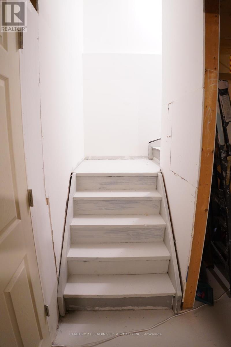 27 Mantz Crescent, Whitby, Ontario  L1R 0L3 - Photo 40 - E12936226