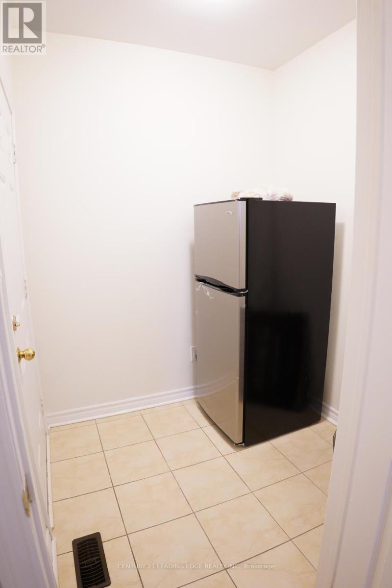 27 Mantz Crescent, Whitby, Ontario  L1R 0L3 - Photo 41 - E12936226