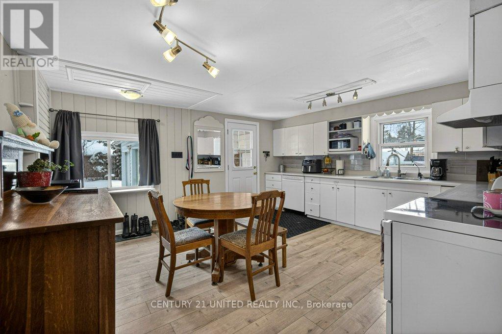 175 County Rd 504, North Kawartha, Ontario  K0L 1A0 - Photo 10 - X12944114