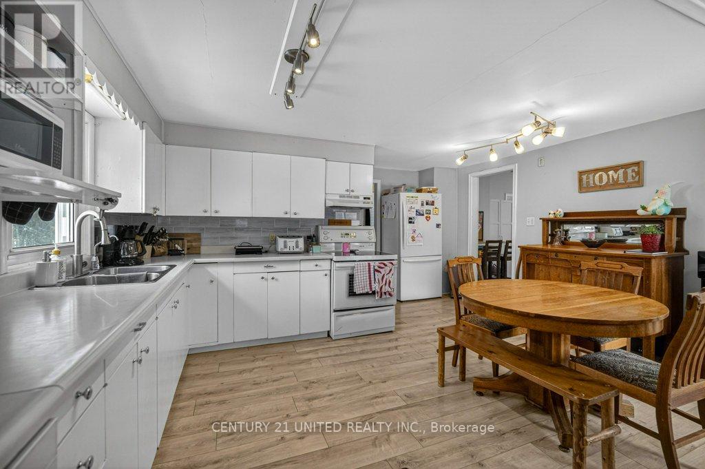 175 County Rd 504, North Kawartha, Ontario  K0L 1A0 - Photo 11 - X12944114