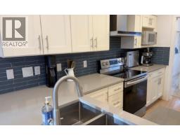 10 2118 EASTERN AVENUE, North Vancouver, British Columbia