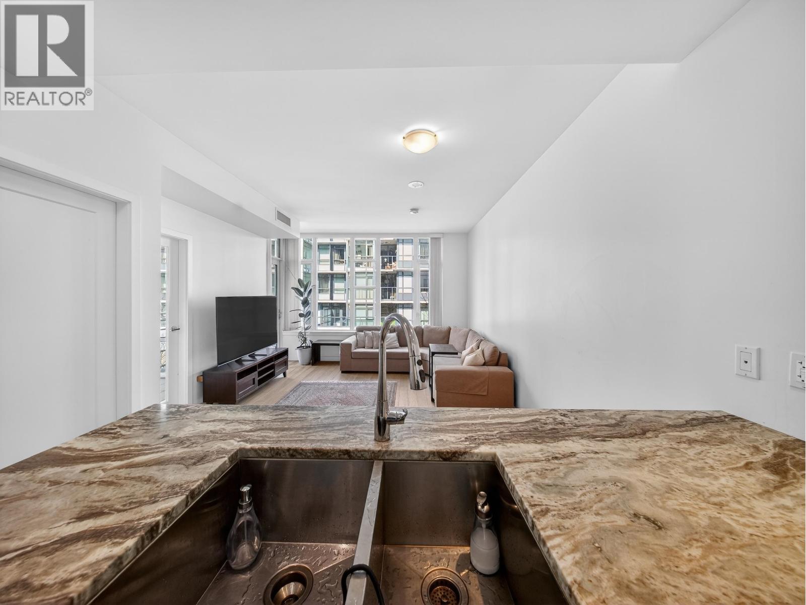 301 2565 Maple Street, Vancouver, British Columbia  V6J 0C8 - Photo 8 - R3105781