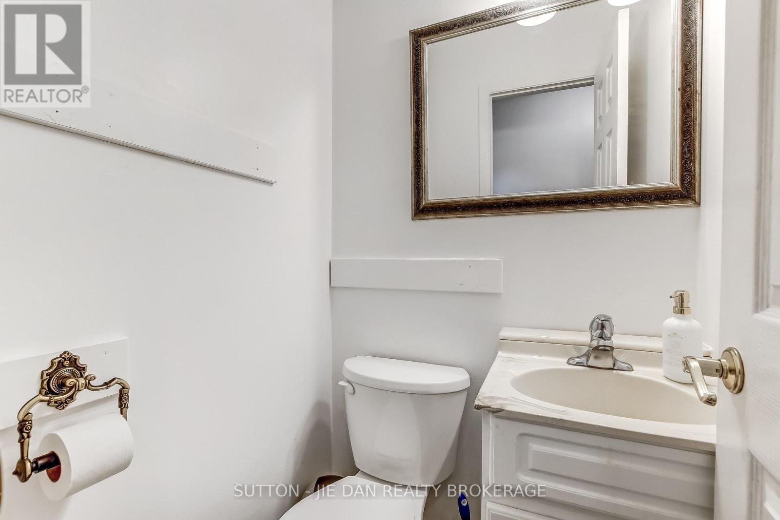 30 - 775 Osgoode Drive, London South, Ontario  N6E 1C2 - Photo 16 - X12943910