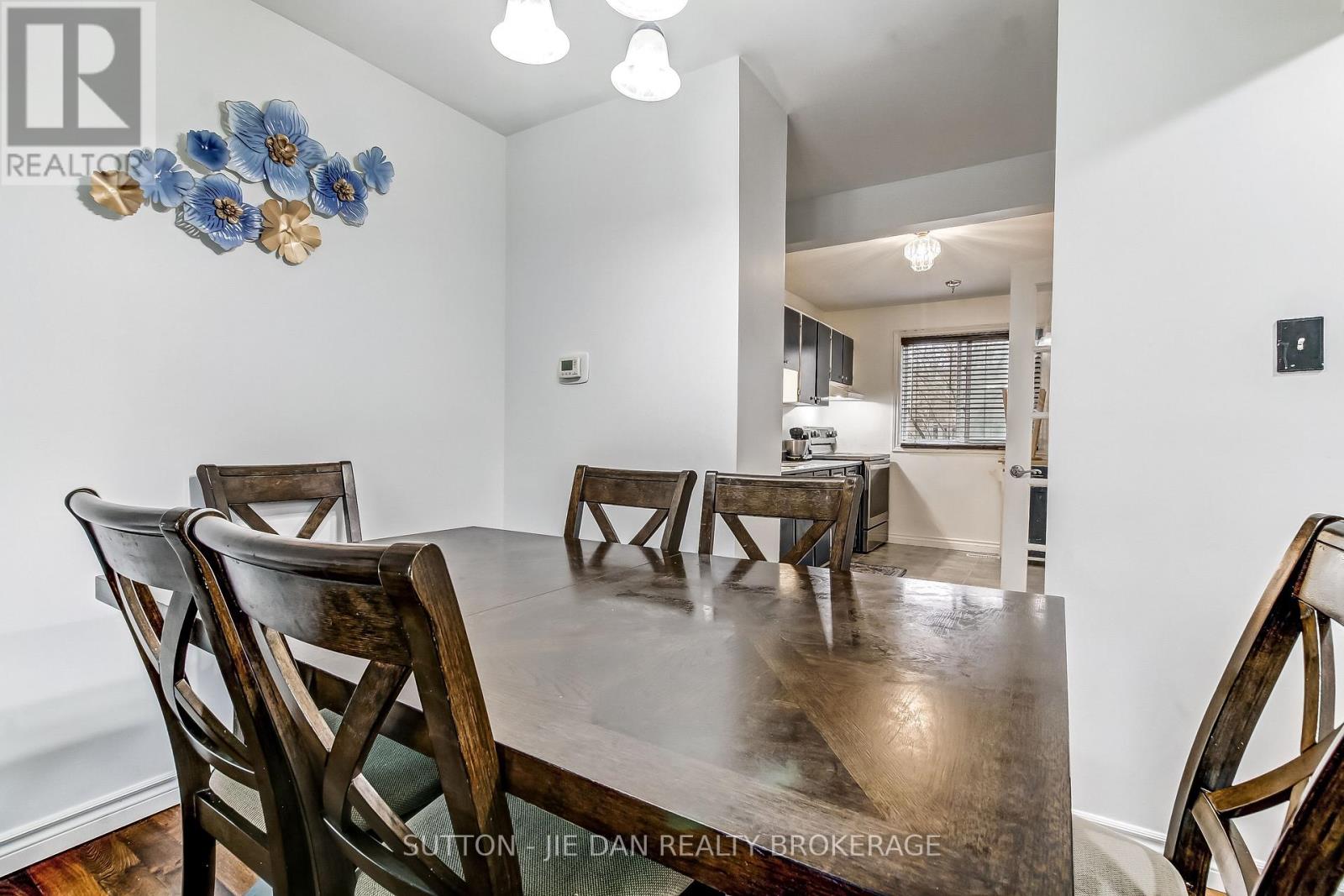 30 - 775 Osgoode Drive, London South, Ontario  N6E 1C2 - Photo 3 - X12943910