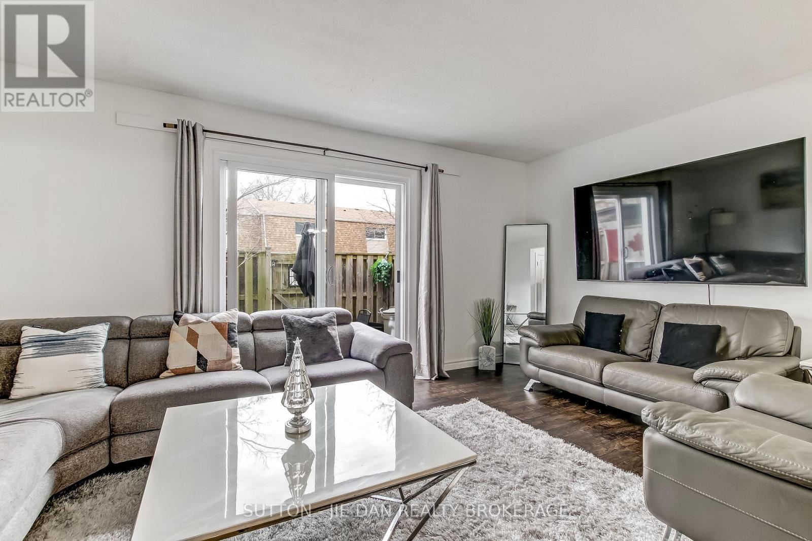 30 - 775 Osgoode Drive, London South, Ontario  N6E 1C2 - Photo 4 - X12943910