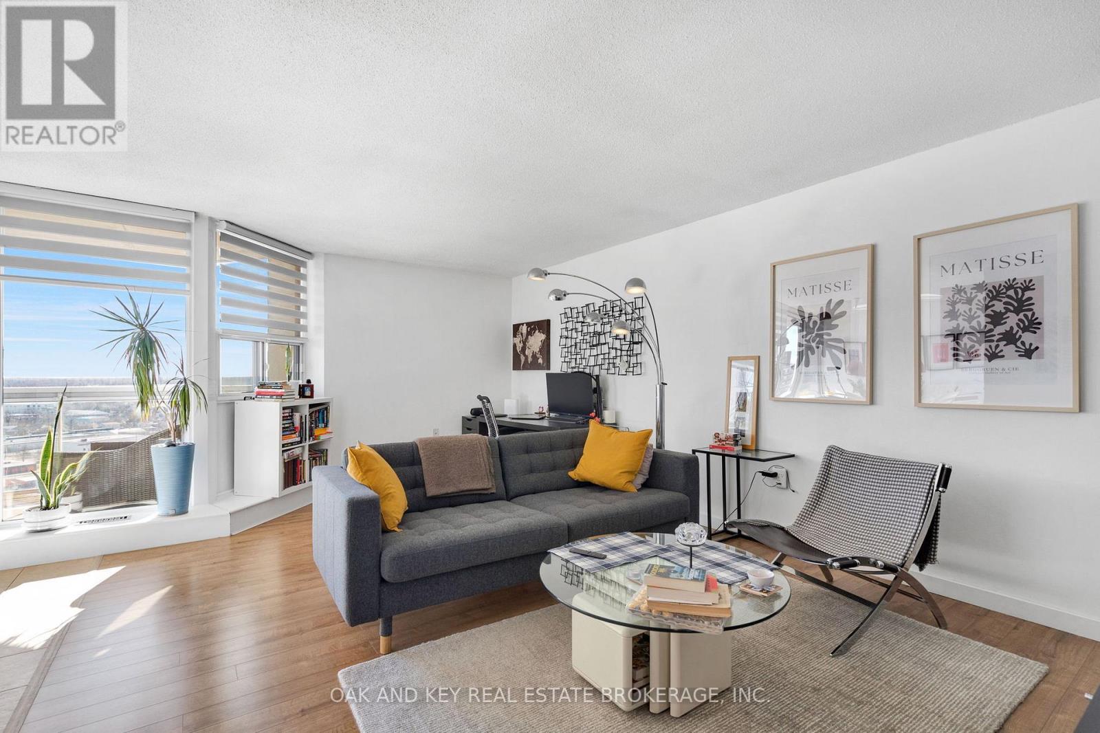 1805 - 323 Colborne Street, London East, Ontario  N6B 3N8 - Photo 4 - X12943936