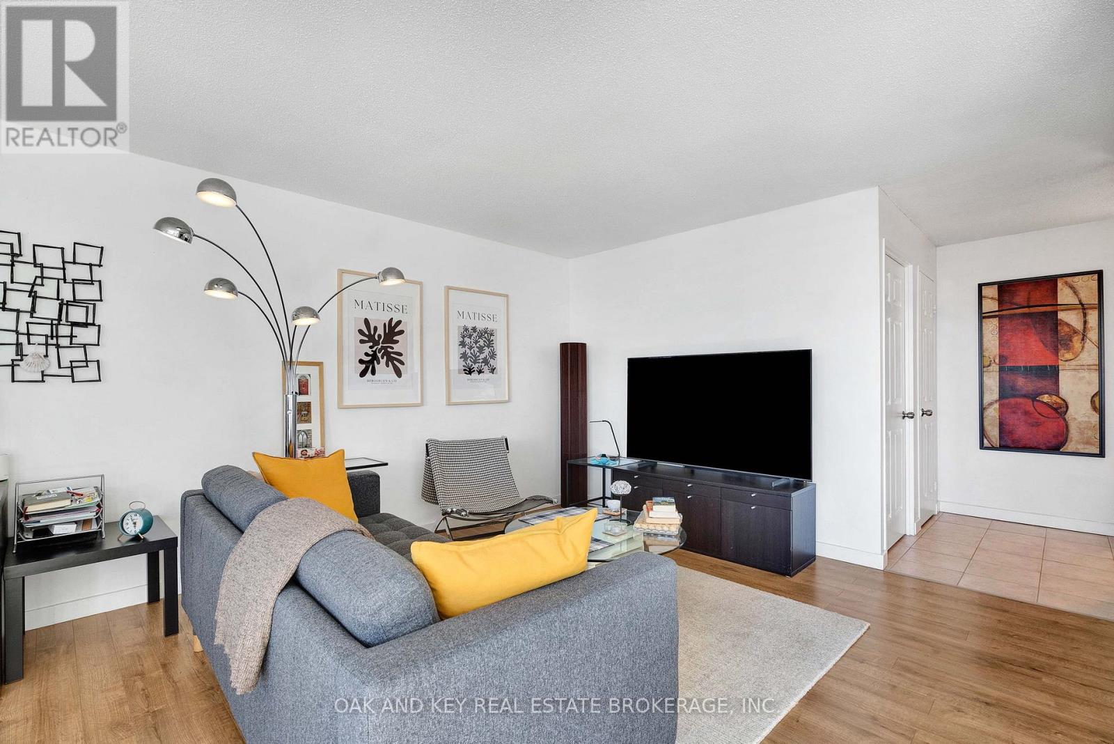 1805 - 323 Colborne Street, London East, Ontario  N6B 3N8 - Photo 6 - X12943936