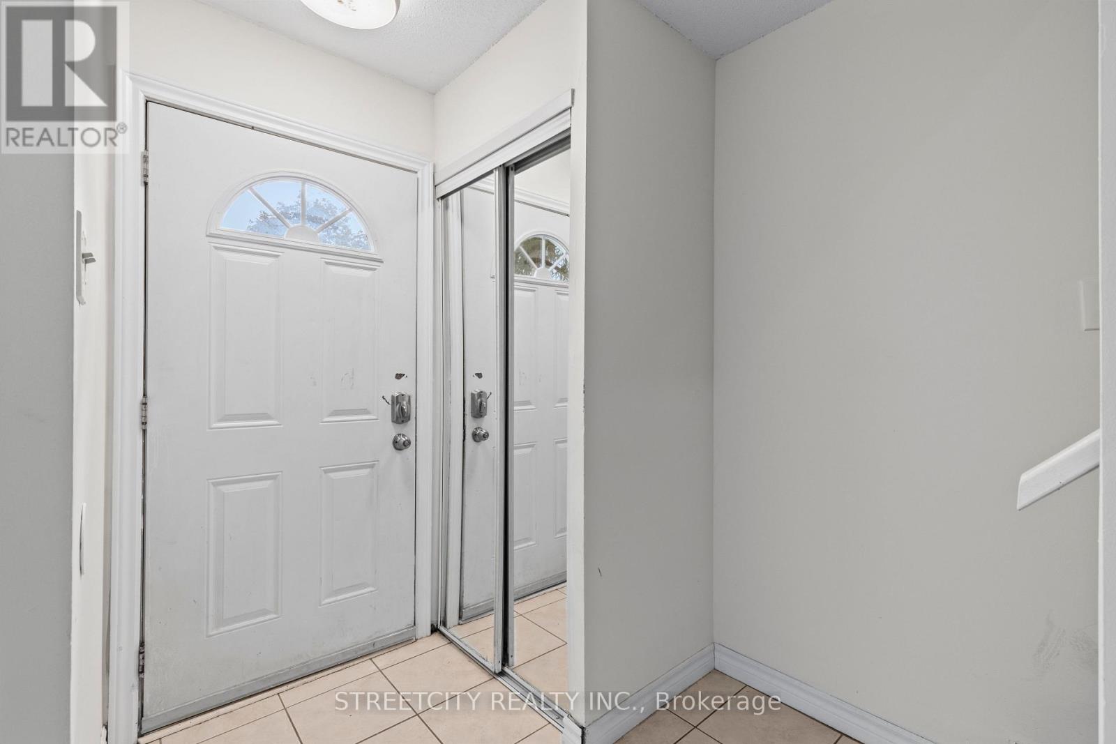 36 - 577 Third Street, London East, Ontario  N5V 4B9 - Photo 2 - X12944036