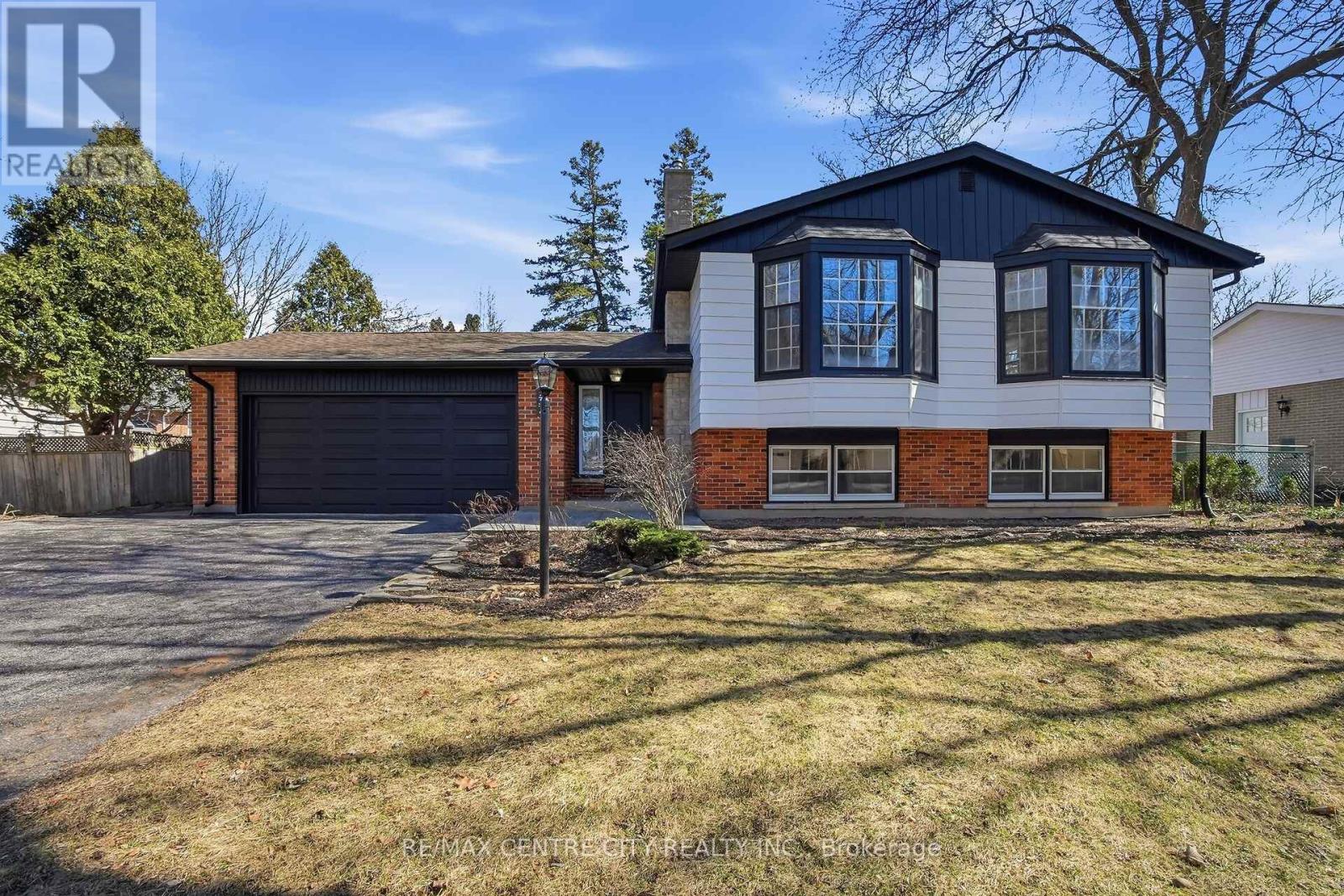 937 Fontaine Road, London North, Ontario  N6H 4H6 - Photo 2 - X12944118