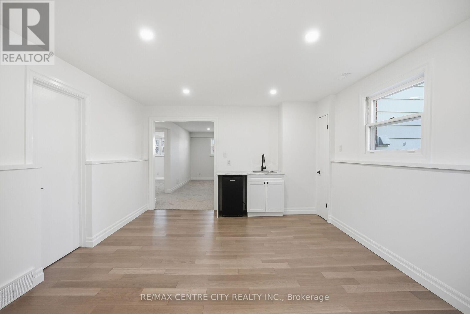 937 Fontaine Road, London North, Ontario  N6H 4H6 - Photo 38 - X12944118