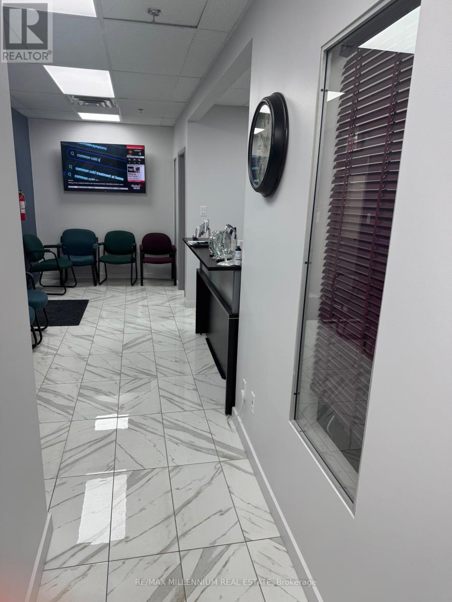 2 - 1315 Derry Road E, Mississauga, Ontario  L5T 1B6 - Photo 4 - W12822538