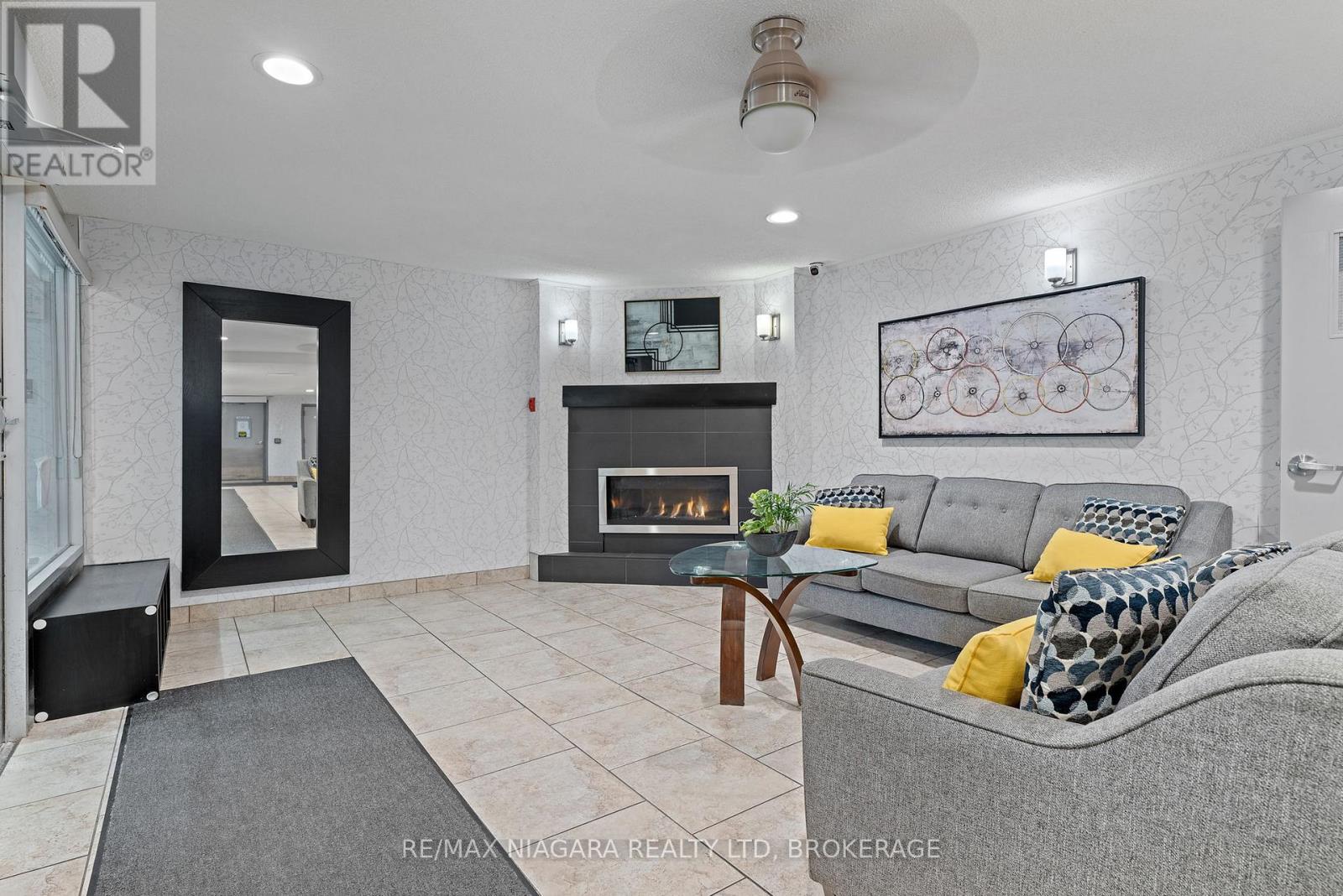 308 - 198 Scott Street, St. Catharines, Ontario  L2N 5T3 - Photo 12 - X12891494