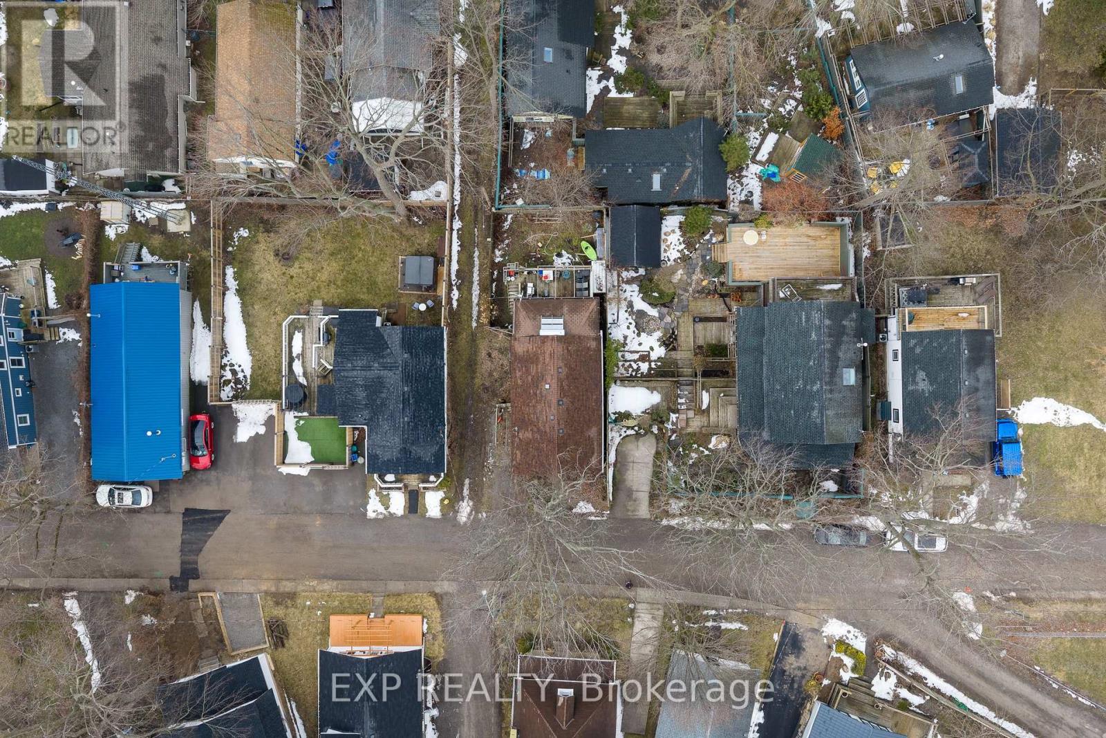 240 Lincoln Road W, Fort Erie, Ontario  L0S 1B0 - Photo 3 - X12942834