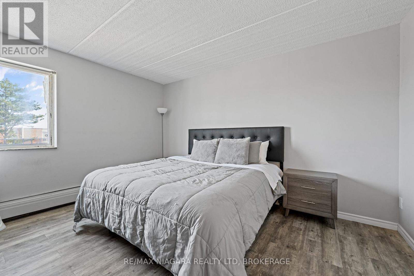308 - 198 Scott Street, St. Catharines, Ontario  L2N 5T3 - Photo 6 - X12891494