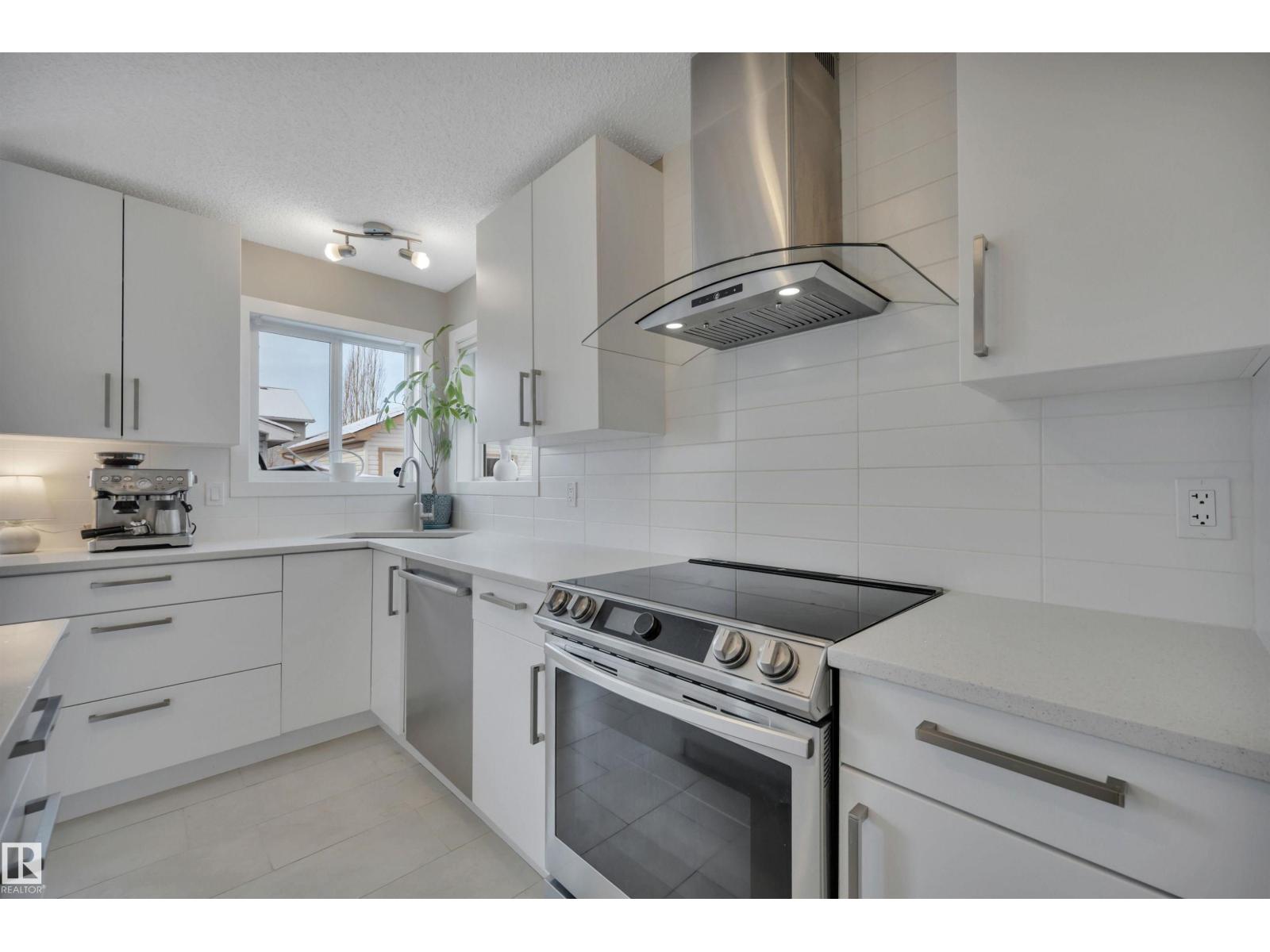 7030 South Terwillegar Dr Nw, Edmonton, Alberta  T6R 3V7 - Photo 5 - E4479989