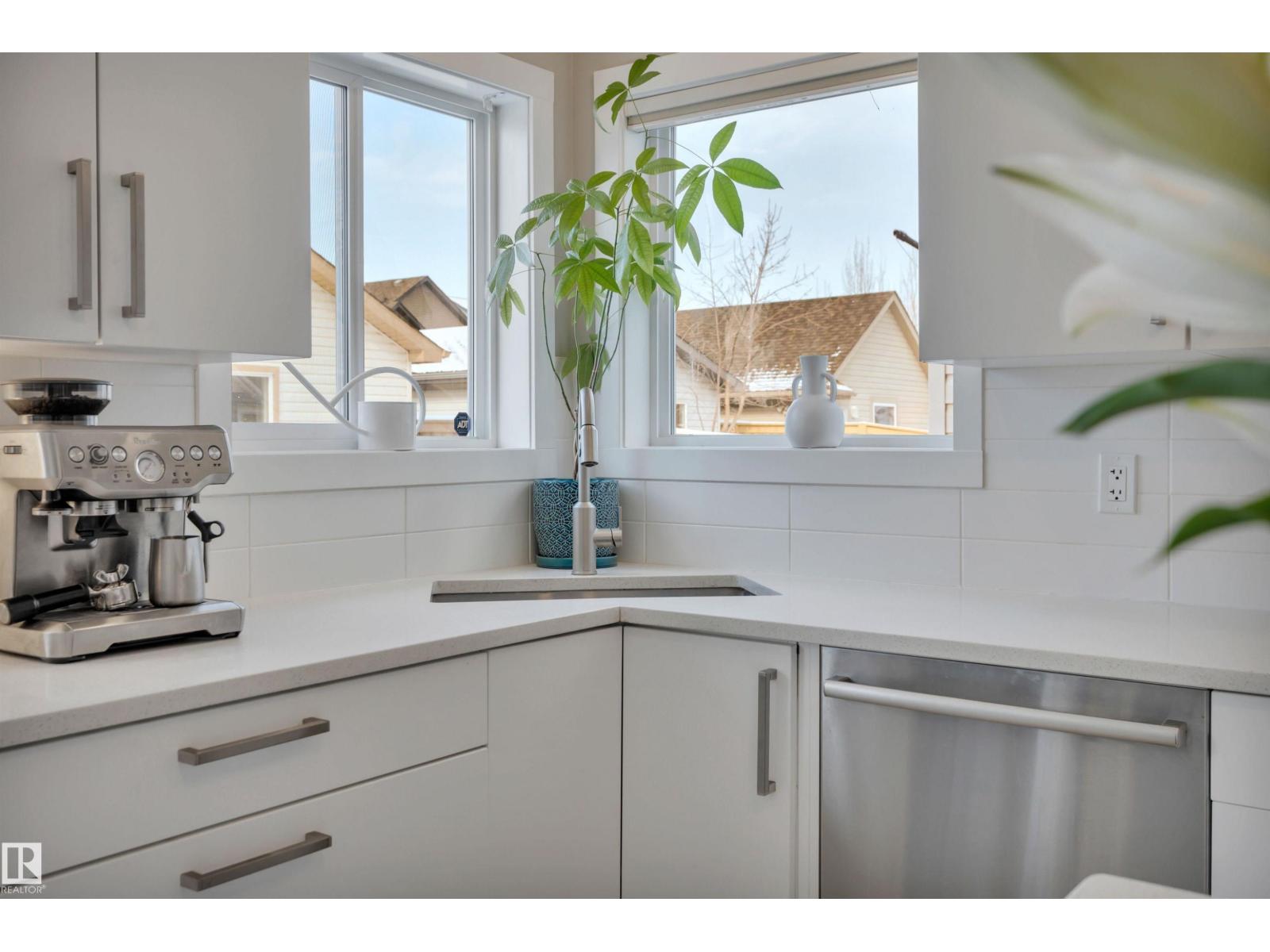 7030 South Terwillegar Dr Nw, Edmonton, Alberta  T6R 3V7 - Photo 6 - E4479989