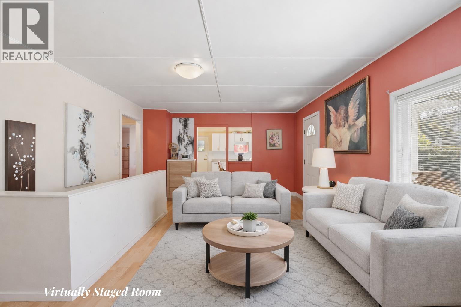 5689 Porpoise Bay Road, Sechelt, British Columbia  V0N 1V0 - Photo 12 - R3105811