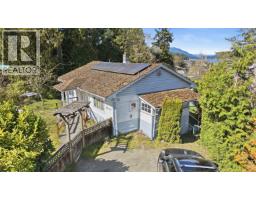 5689 PORPOISE BAY ROAD, Sechelt, British Columbia