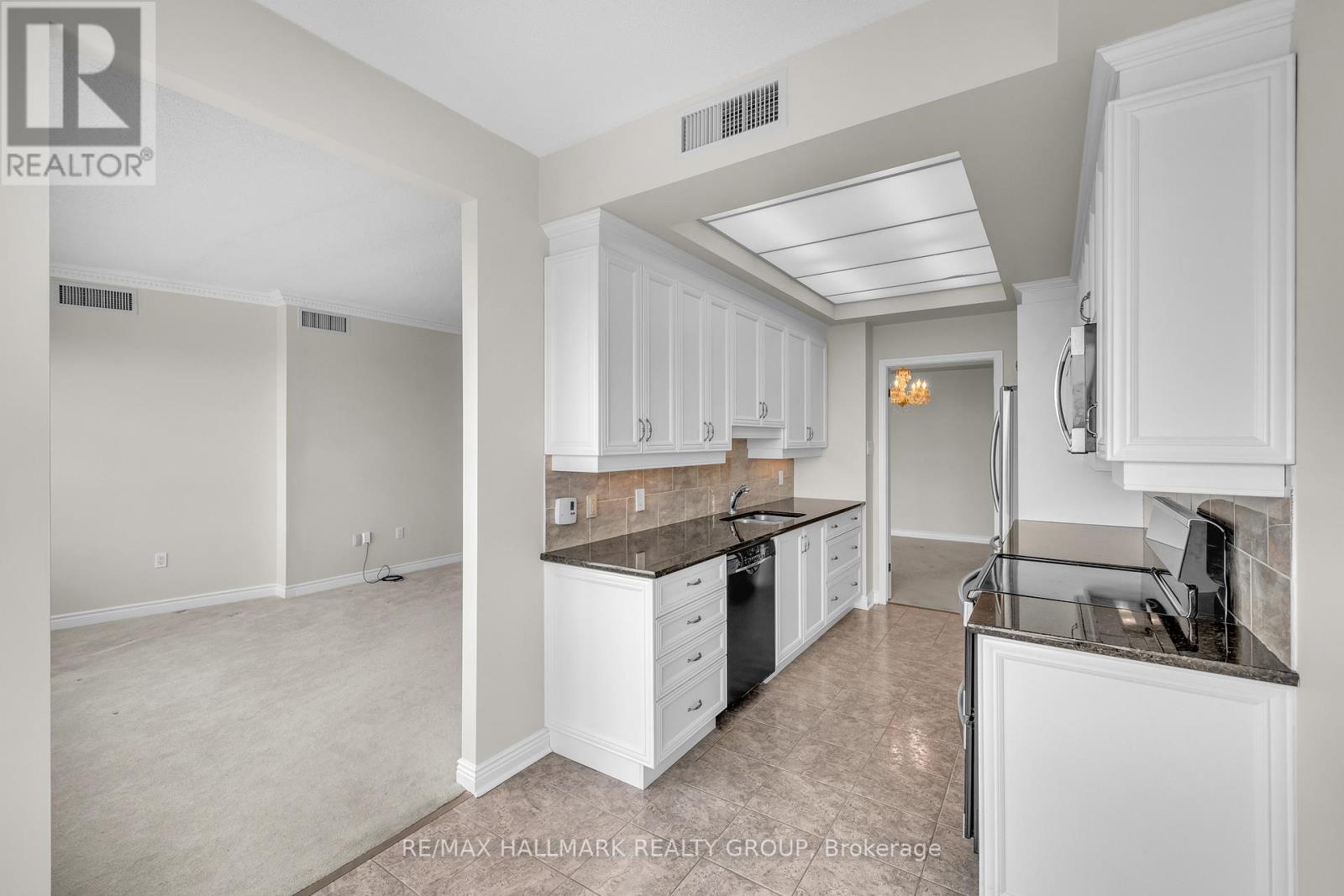 2403 - 1480 Riverside Drive, Ottawa, Ontario  K1G 5H2 - Photo 12 - X12943840