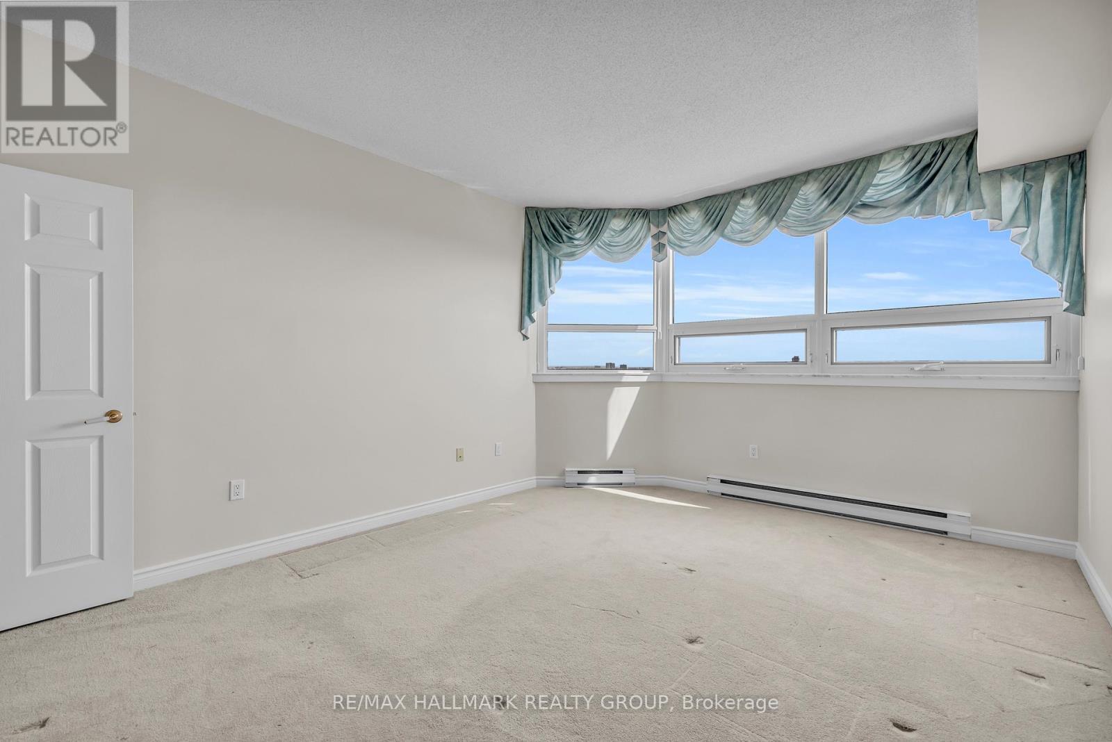 2403 - 1480 Riverside Drive, Ottawa, Ontario  K1G 5H2 - Photo 19 - X12943840