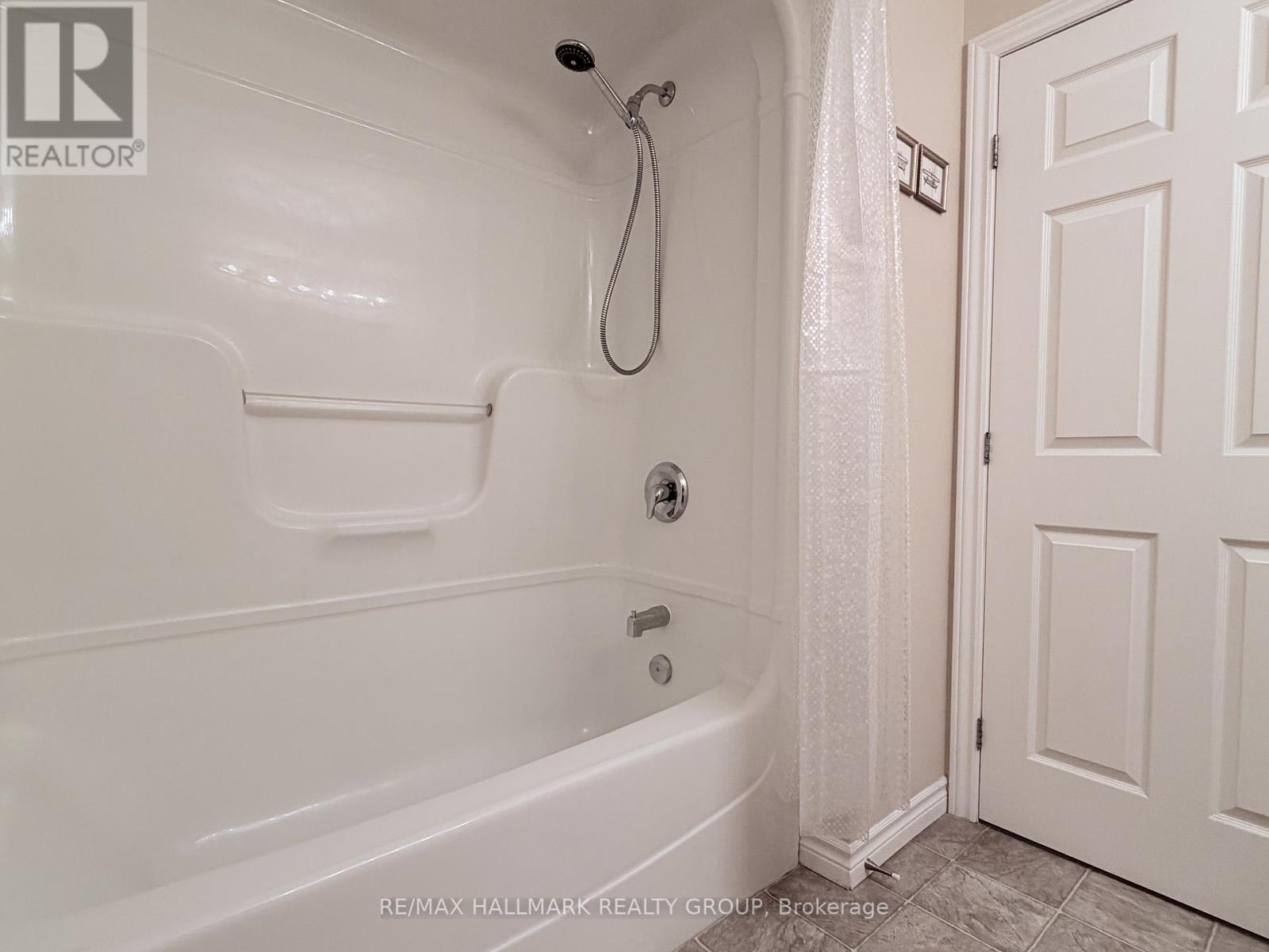 202 - 22 Welland Street, Perth, Ontario  K7H 3H7 - Photo 14 - X12943846