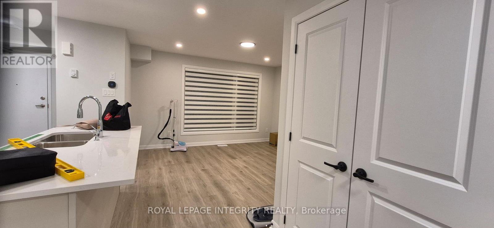 1 - 401 Glenroy Gilbert Drive, Ottawa, Ontario  K2J 7N7 - Photo 5 - X12943952