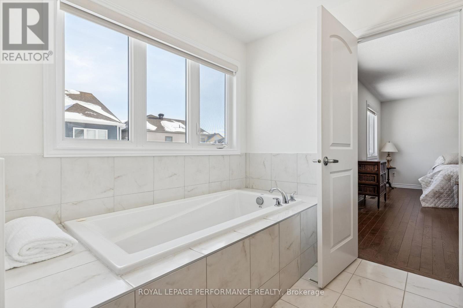 845 Snap Hook Crescent, Ottawa, Ontario  K2J 6V7 - Photo 37 - X12944020