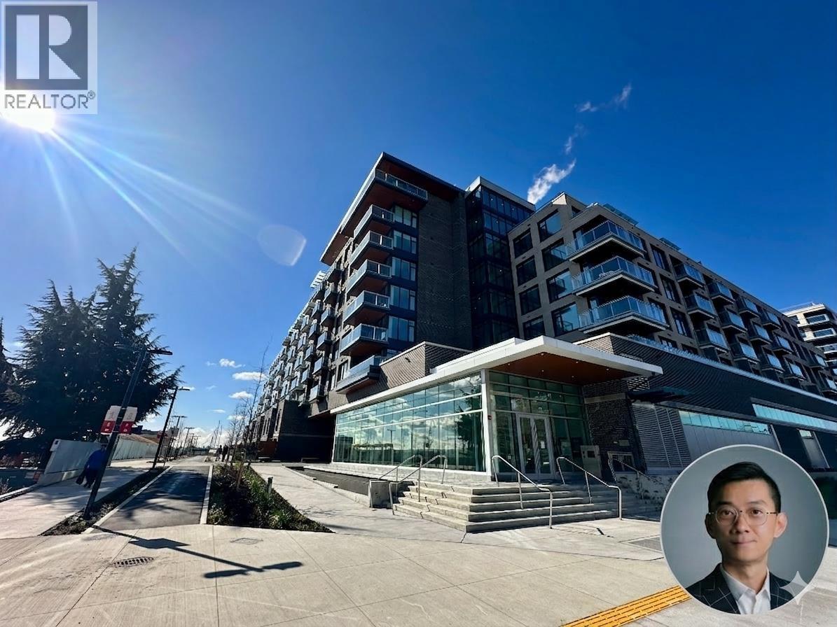 501 755 HARBOURSIDE DRIVE, North Vancouver, British Columbia