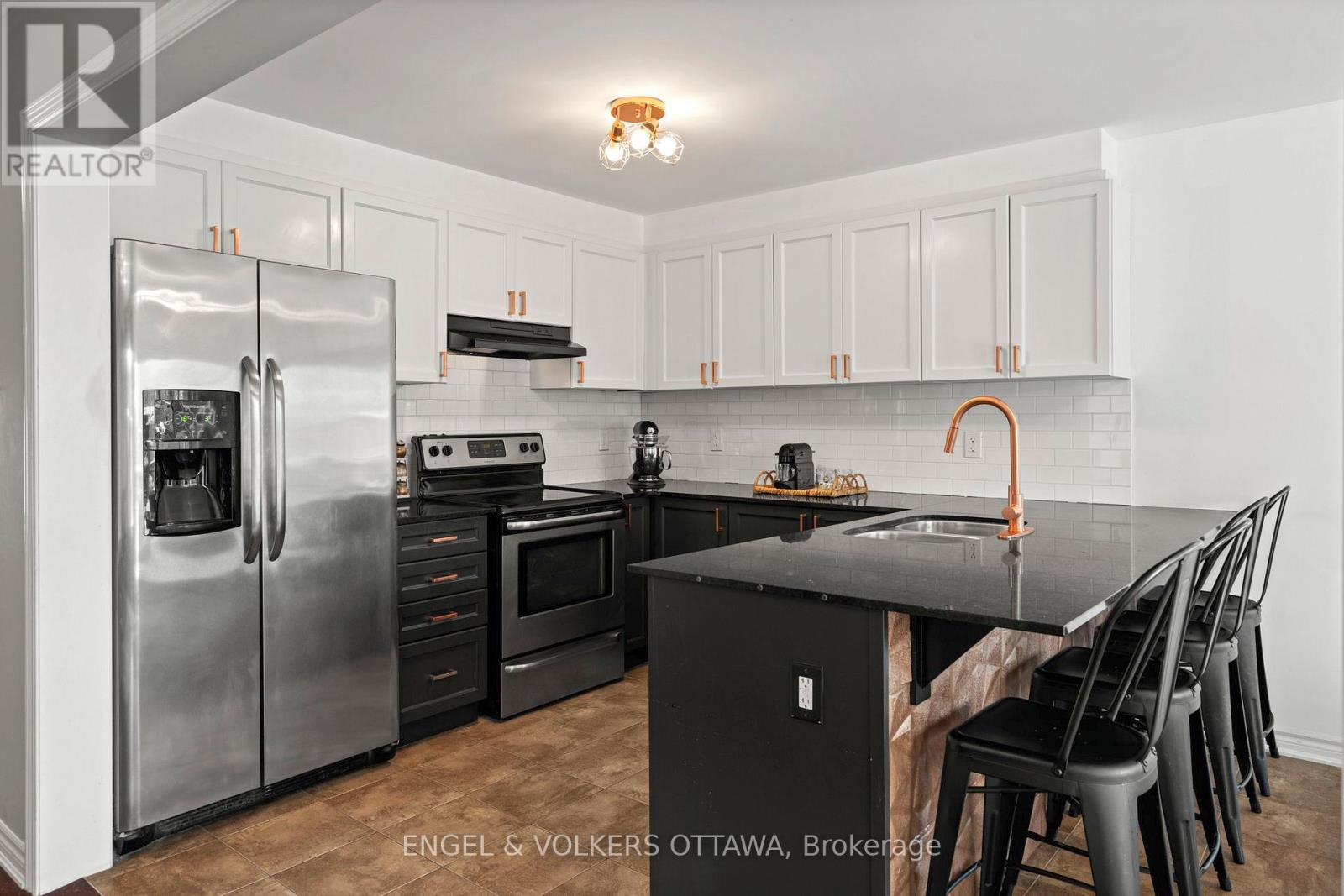 166 Lily Pond Street, Ottawa, Ontario  K2M 0J5 - Photo 10 - X12944086